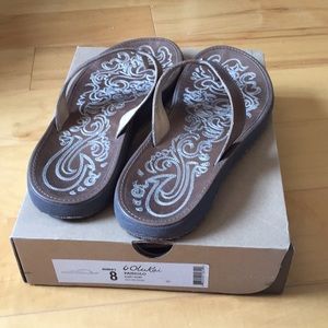 Women’s Size 8 Olukai Paniolo Sandals
